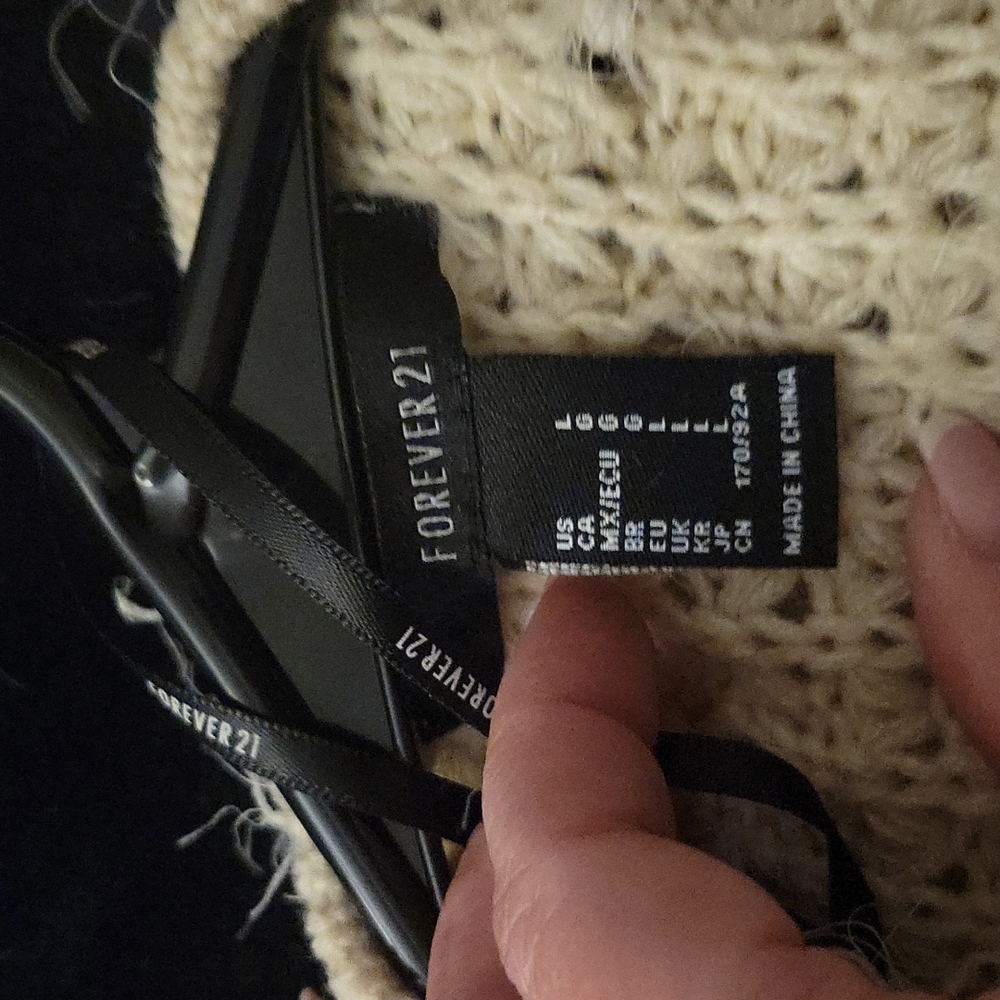 Forever 21 Sweater - Picture 2 of 4